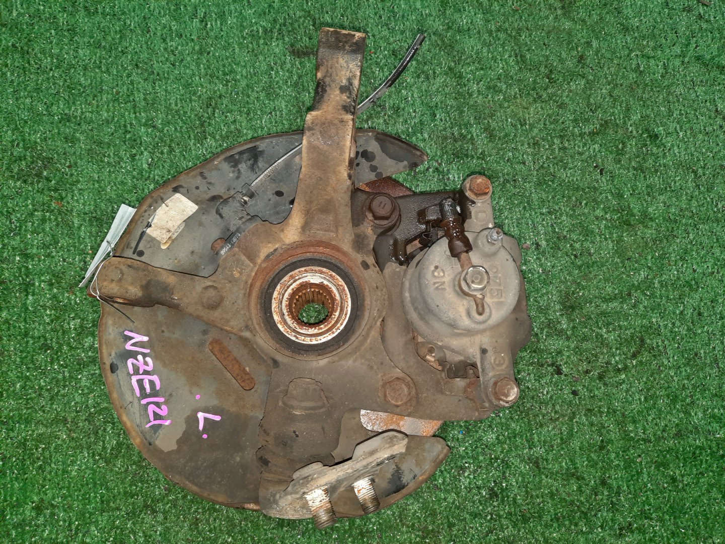 Ступица левая передняя TOYOTA COROLLA, COROLLA FIELDER, ALLEX, COROLLA RUNX NZE121 1NZ-FE 2 ракурс