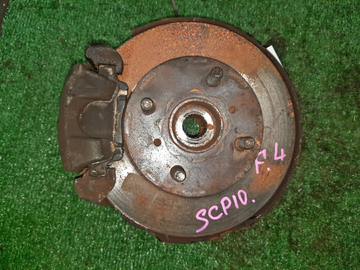 Ступица левая передняя  TOYOTA PLATZ, VITZ SCP11, SCP10 1SZ-FE 1 ракурс