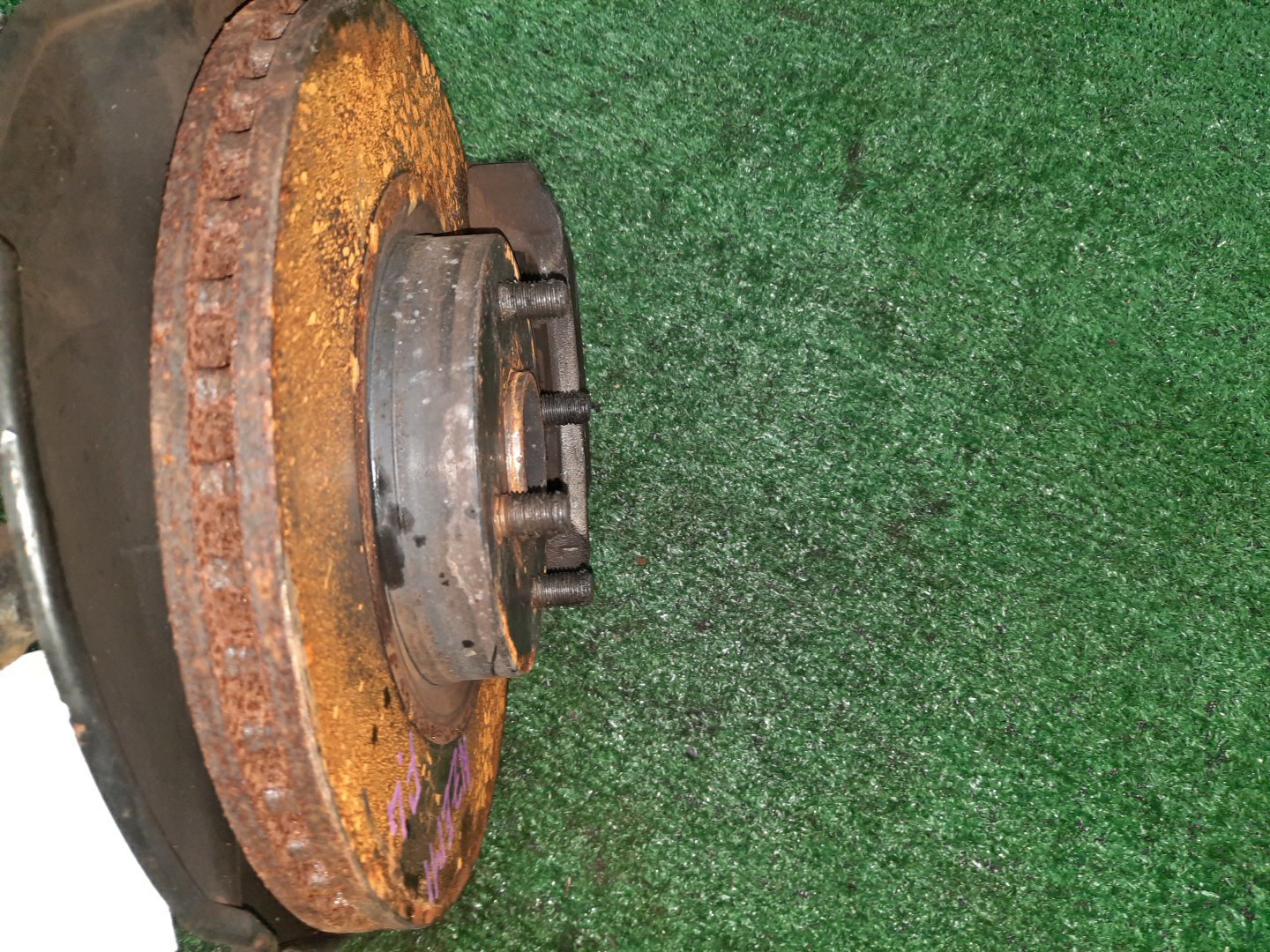 Ступица левая передняя TOYOTA AXIO, COROLLA FIELDER, COROLLA  AXIO, FIELDER NZE141, ZRE142, ZRE142G, NZE141G 1NZ-FE, 2ZR-FAE, 2ZR-FE 3 ракурс