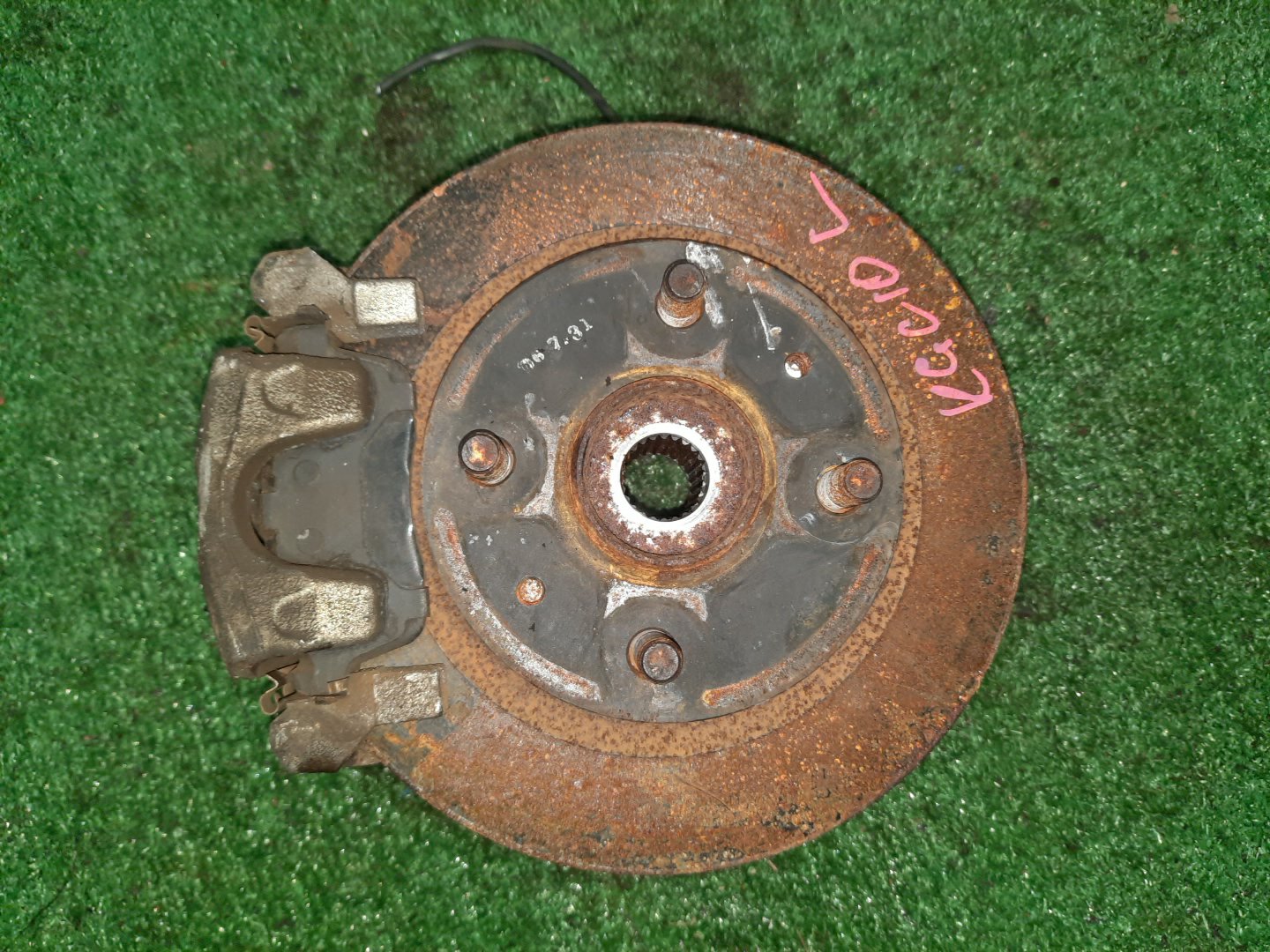 Ступица левая передняя TOYOTA PASSO, BOON KGC15, KGC10, QNC10, M301S, M310S, M300S 1KR-FE, K3-VE 1 ракурс