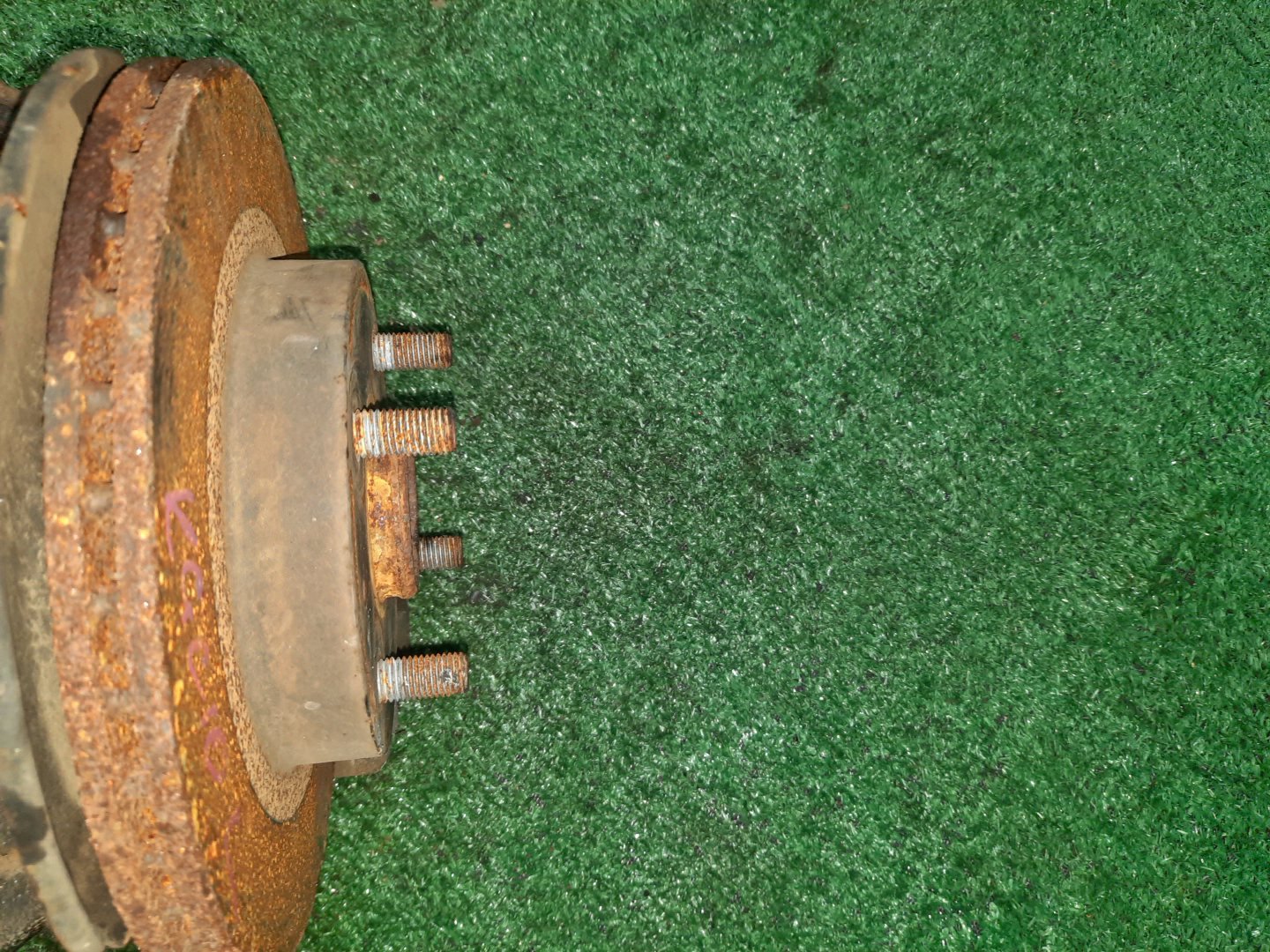 Ступица левая передняя TOYOTA PASSO, BOON KGC15, KGC10, QNC10, M301S, M310S, M300S 1KR-FE, K3-VE 3 ракурс