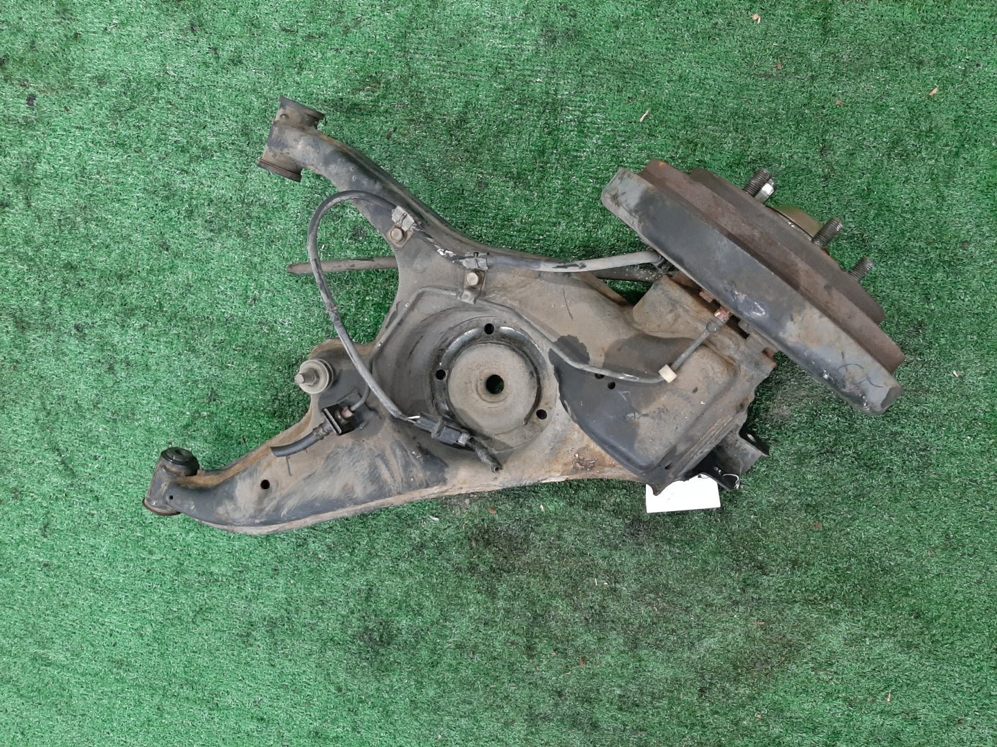 Ступица правая задняя MITSUBISHI CHARIOT GRANDIS, RVR N84W, N61W, N64WG 4G64, 4G93 3 ракурс