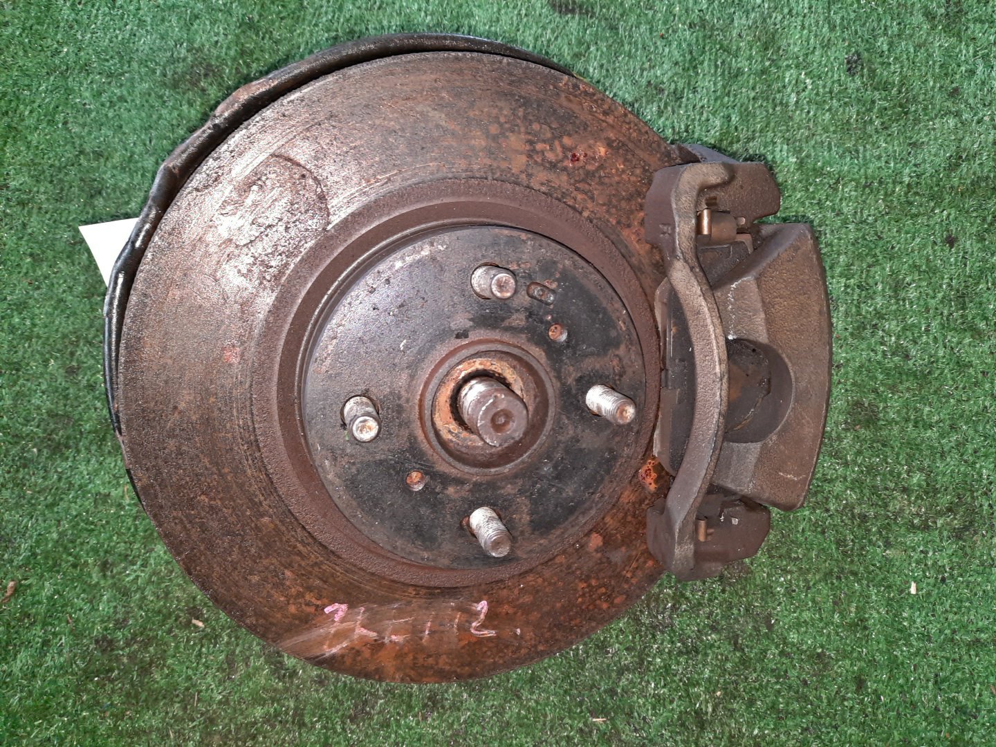 Ступица правая передняя TOYOTA AXIO, COROLLA FIELDER, COROLLA AXIO, FIELDER NZE141, ZRE142, ZRE142G, NZE141G 1NZ-FE, 2ZR-FAE, 2ZR-FE 1 ракурс Ступица правая передняя TOYOTA AXIO, COROLLA FIELDER, COROLLA AXIO, FIELDER NZE141, ZRE142, ZRE142G, NZE141G 1NZ-FE, 2ZR-FAE, 2ZR-FE 1 ракурс