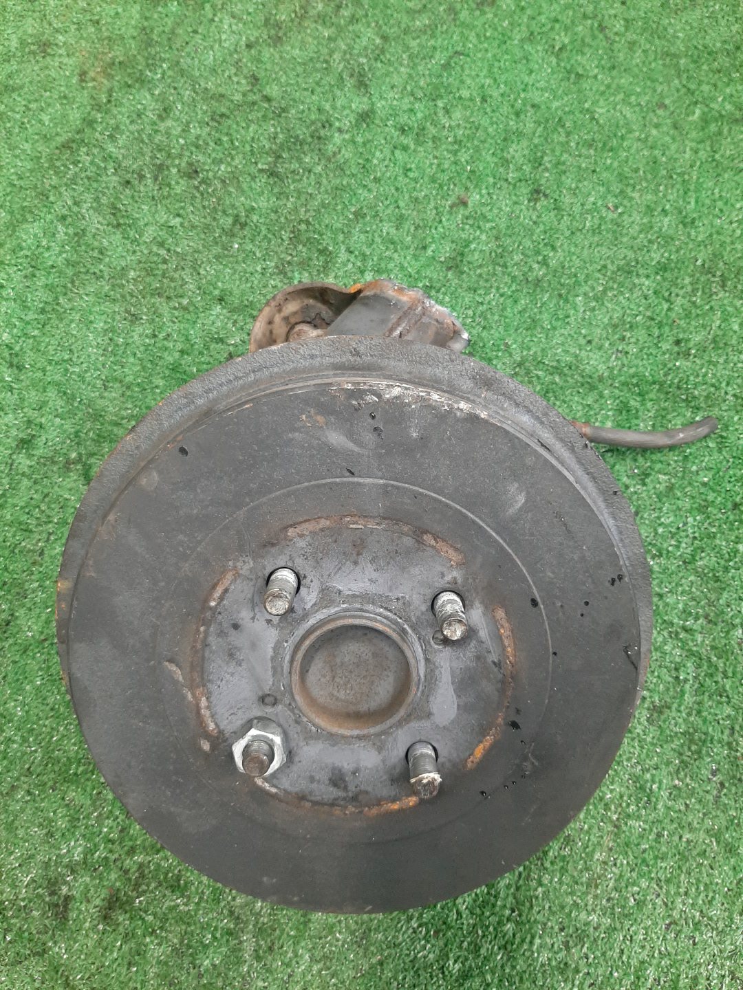 Ступица левая задняя TOYOTA AXIO, COROLLA FIELDER, COROLLA AXIO, FIELDER NZE141, ZRE142, ZRE142G, NZE141G 1NZ-FE, 2ZR-FAE, 2ZR-FE 1 ракурс Ступица левая задняя TOYOTA AXIO, COROLLA FIELDER, COROLLA AXIO, FIELDER NZE141, ZRE142, ZRE142G, NZE141G 1NZ-FE, 2ZR-FAE, 2ZR-FE 1 ракурс