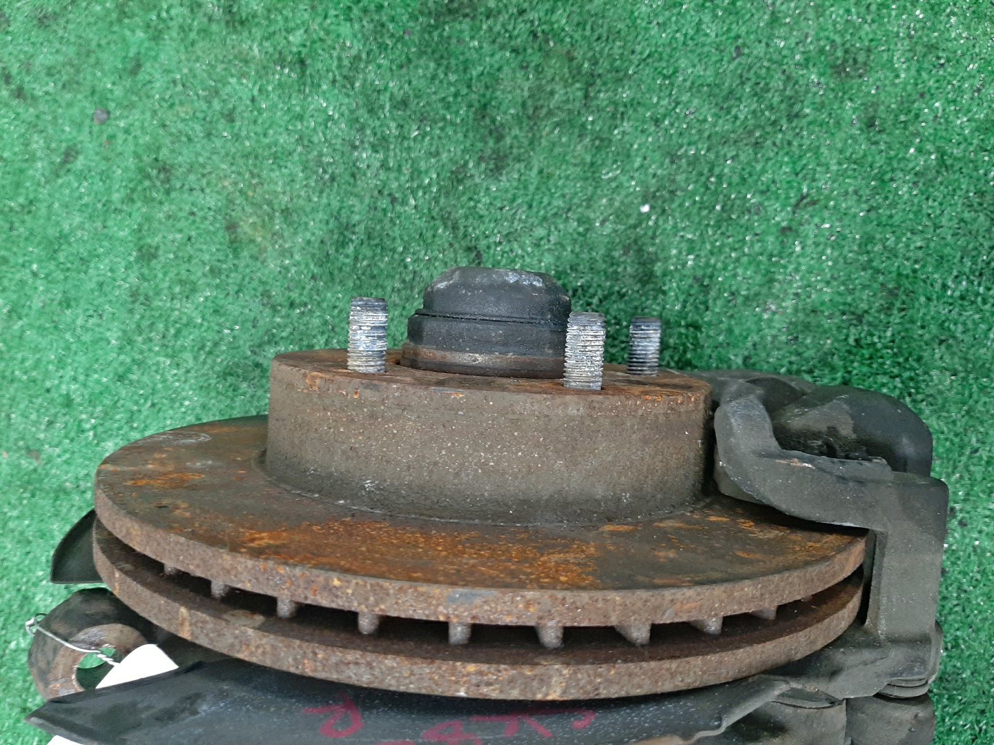 Ступица правая передняя MAZDA BONGO SK22T, SK82V, SK82T, SK22V, SKF2V, SKP2V, SKP2T, SKF2T R2, F8, RF-T, L8 2 ракурс