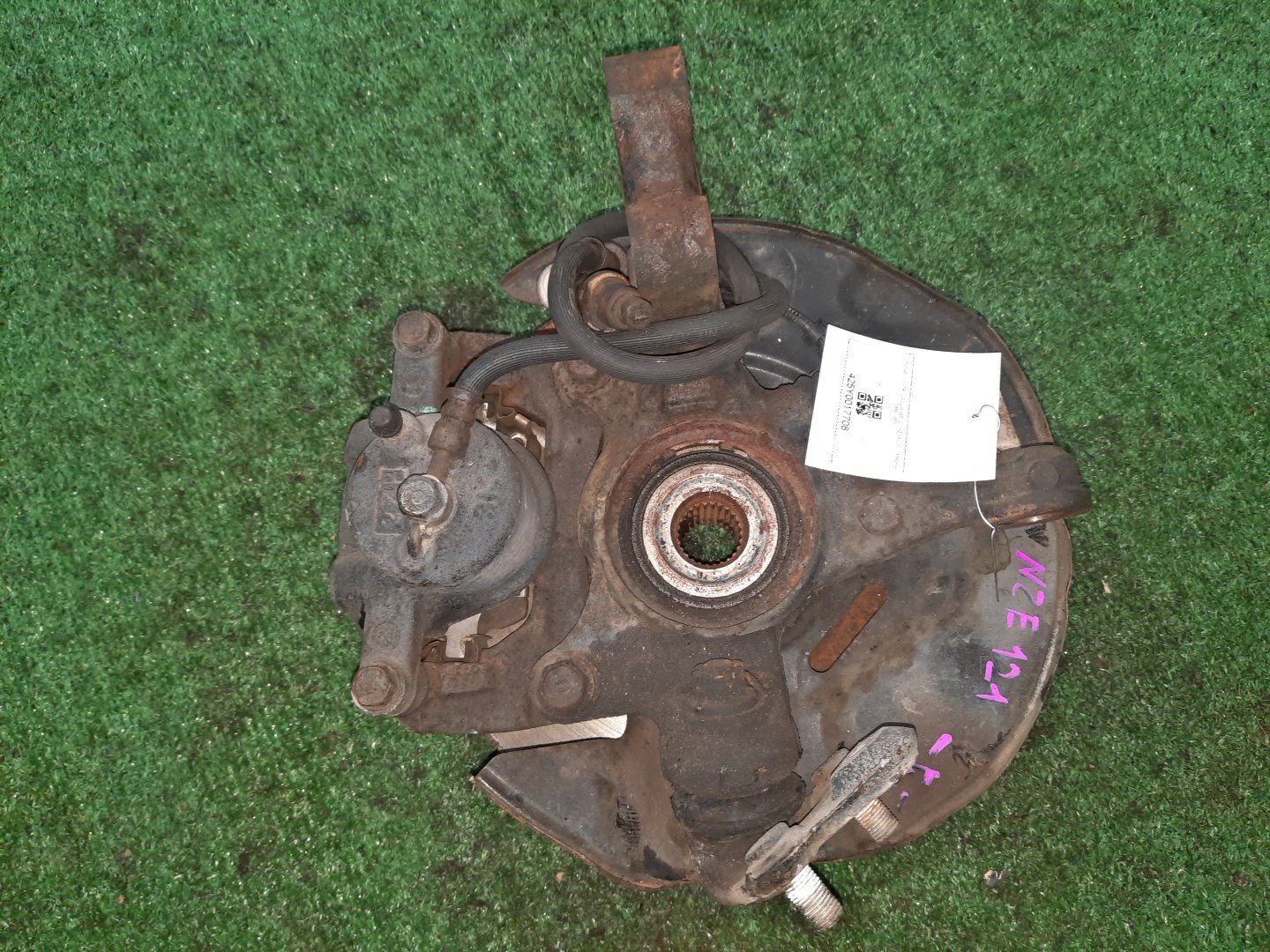 Ступица правая передняя TOYOTA COROLLA, COROLLA FIELDER, ALLEX, COROLLA RUNX NZE121, NZE121G 1NZ-FE 2 ракурс