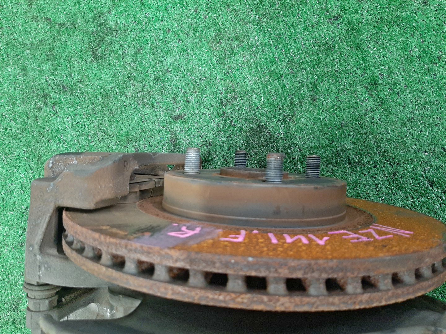 Ступица правая передняя TOYOTA AXIO, COROLLA FIELDER, COROLLA  AXIO, FIELDER NZE141, ZRE142, ZRE142G, NZE141G 1NZ-FE, 2ZR-FAE, 2ZR-FE 2 ракурс