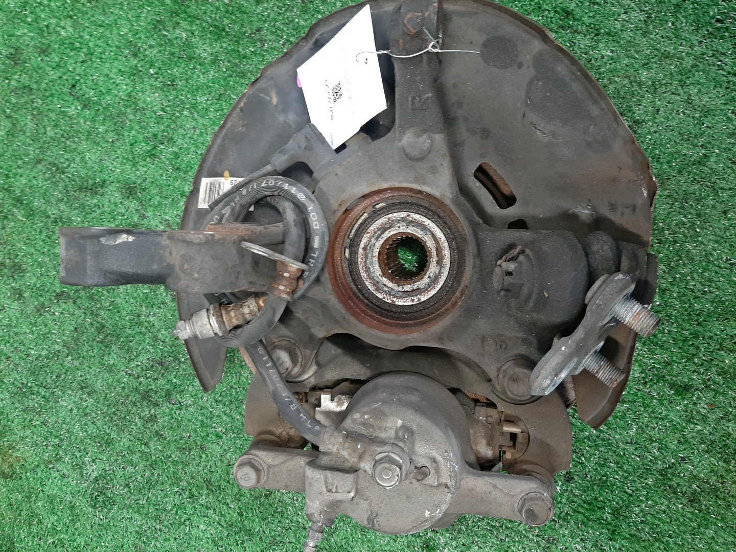 Ступица правая передняя TOYOTA AXIO, COROLLA FIELDER, COROLLA  AXIO, FIELDER NZE141, ZRE142, ZRE142G, NZE141G 1NZ-FE, 2ZR-FAE, 2ZR-FE 3 ракурс