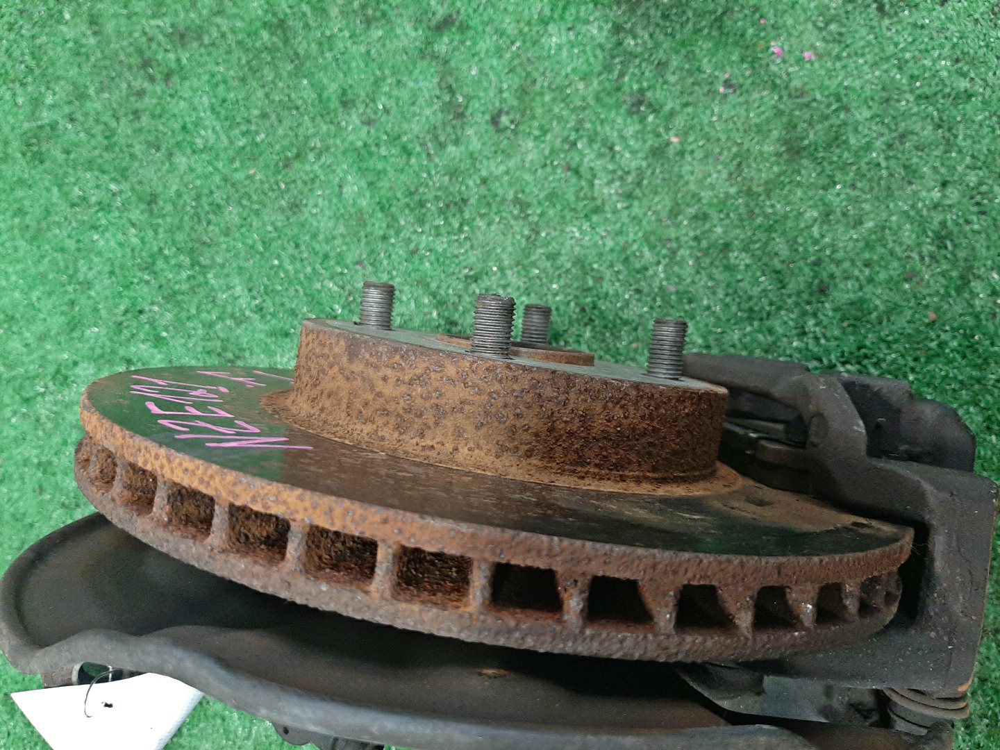Ступица левая передняя TOYOTA COROLLA, COROLLA FIELDER, ALLEX, COROLLA RUNX NZE121 1NZ-FE 2 ракурс Ступица левая передняя TOYOTA COROLLA, COROLLA FIELDER, ALLEX, COROLLA RUNX NZE121 1NZ-FE 2 ракурс