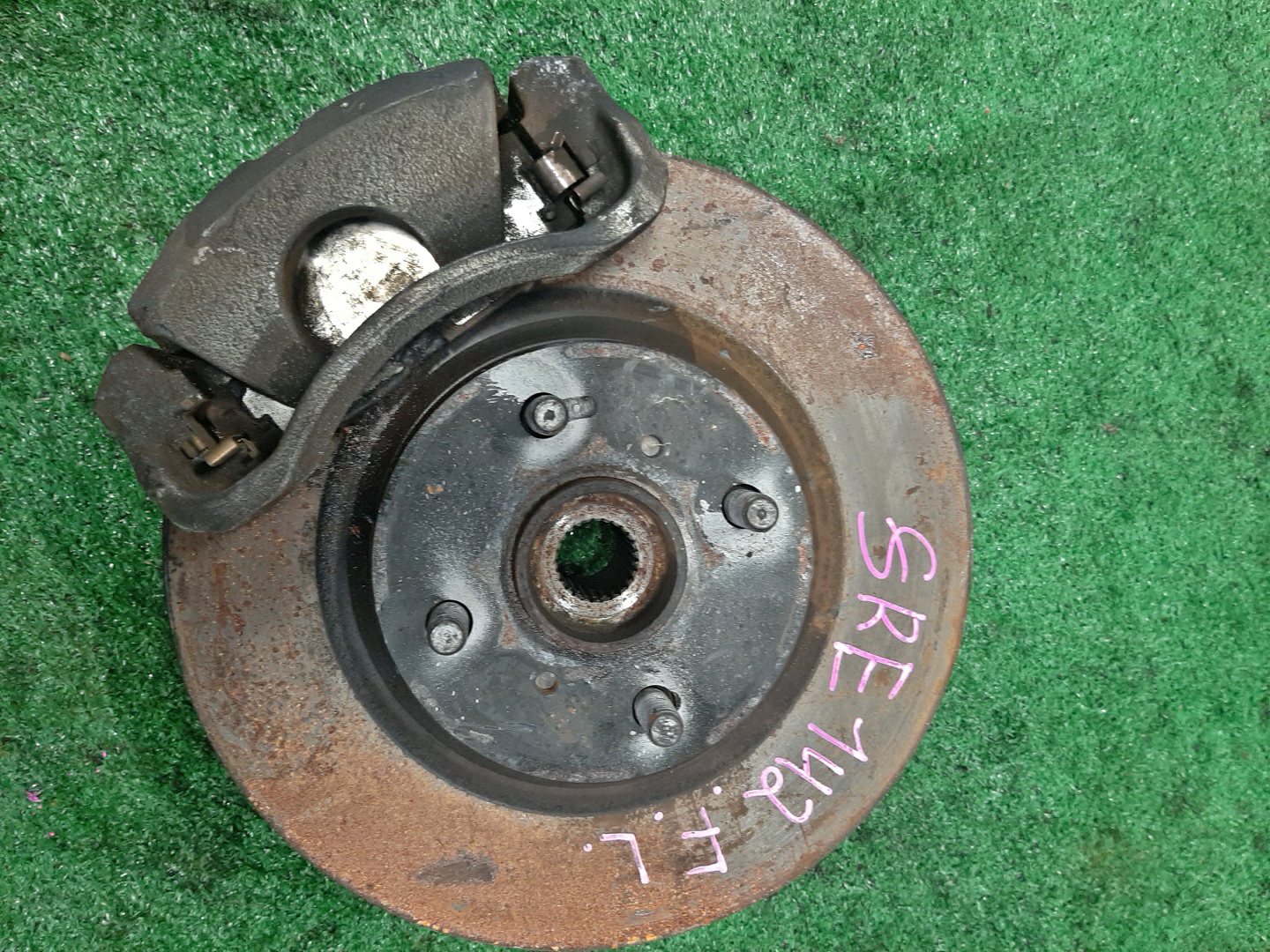 Ступица левая передняя TOYOTA AXIO, COROLLA FIELDER, COROLLA  AXIO, FIELDER NZE141, ZRE142, ZRE142G, NZE141G 1NZ-FE, 2ZR-FAE, 2ZR-FE 1 ракурс