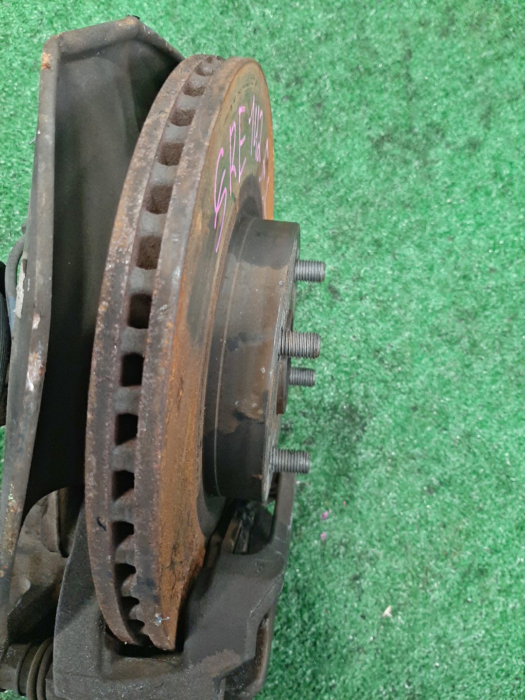Ступица левая передняя TOYOTA AXIO, COROLLA FIELDER, COROLLA  AXIO, FIELDER NZE141, ZRE142, ZRE142G, NZE141G 1NZ-FE, 2ZR-FAE, 2ZR-FE 2 ракурс