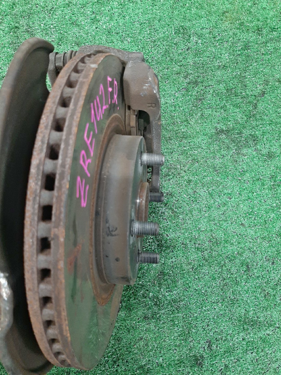 Ступица правая передняя TOYOTA AXIO, COROLLA FIELDER, COROLLA  AXIO, FIELDER NZE141, ZRE142, ZRE142G, NZE141G 1NZ-FE, 2ZR-FAE, 2ZR-FE 2 ракурс