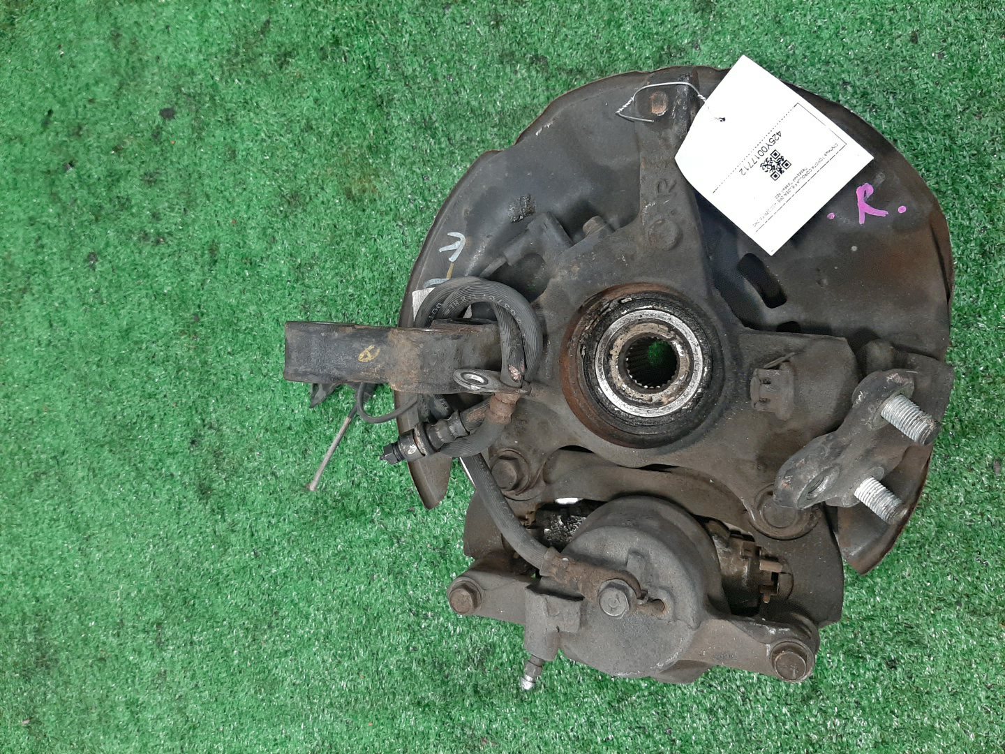 Ступица правая передняя TOYOTA AXIO, COROLLA FIELDER, COROLLA  AXIO, FIELDER NZE141, ZRE142, ZRE142G, NZE141G 1NZ-FE, 2ZR-FAE, 2ZR-FE 3 ракурс