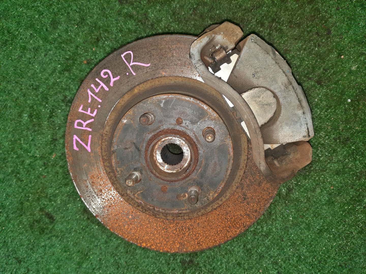 Ступица правая передняя TOYOTA AXIO, COROLLA FIELDER, COROLLA  AXIO, FIELDER NZE141, ZRE142, ZRE142G, NZE141G 1NZ-FE, 2ZR-FAE, 2ZR-FE 1 ракурс