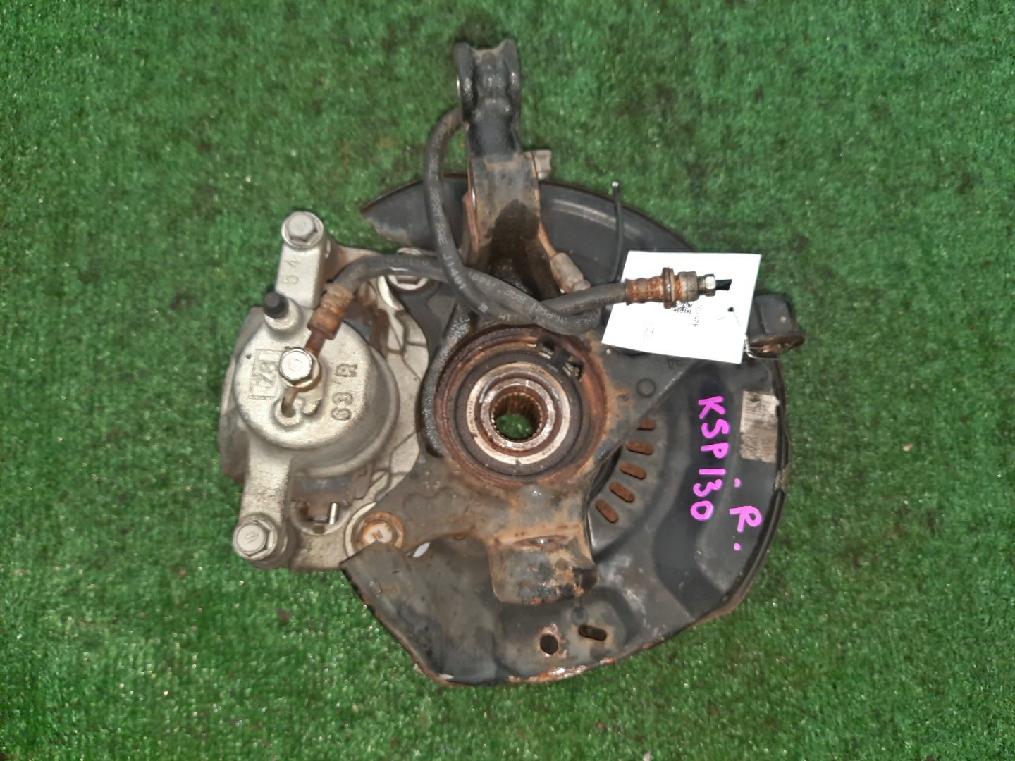 Ступица правая передняя TOYOTA VITZ , KSP130, NSP130, NHP130, NCP131 1NR-FE, 1KR-FE, 1NZ-FXE, 1NZ-FE 2 ракурс