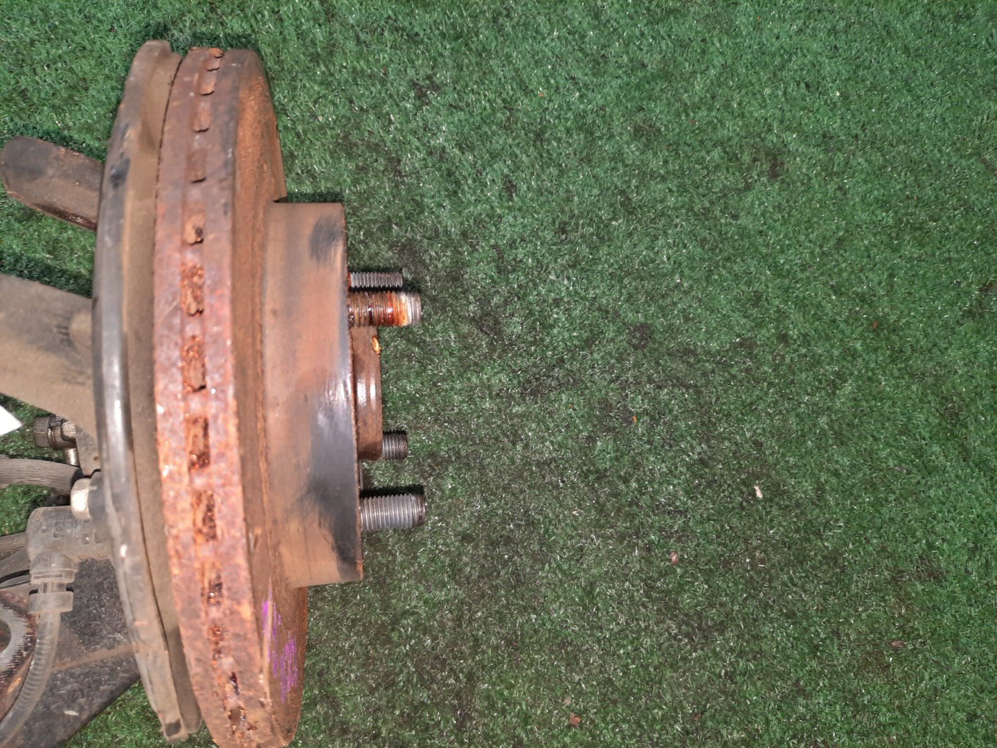 Ступица левая передняя TOYOTA PASSO, BOON KGC15, KGC10, QNC10, M301S, M310S, M300S 1KR-FE, K3-VE 3 ракурс