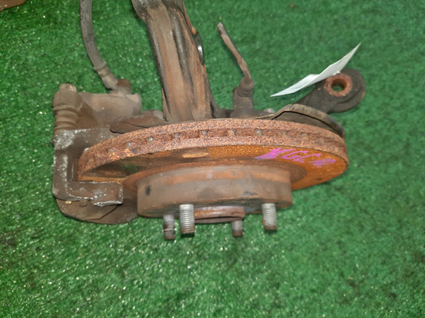 Ступица левая передняя TOYOTA PASSO, BOON KGC15, KGC10, QNC10, M301S, M310S, M300S 1KR-FE, K3-VE 3 ракурс
