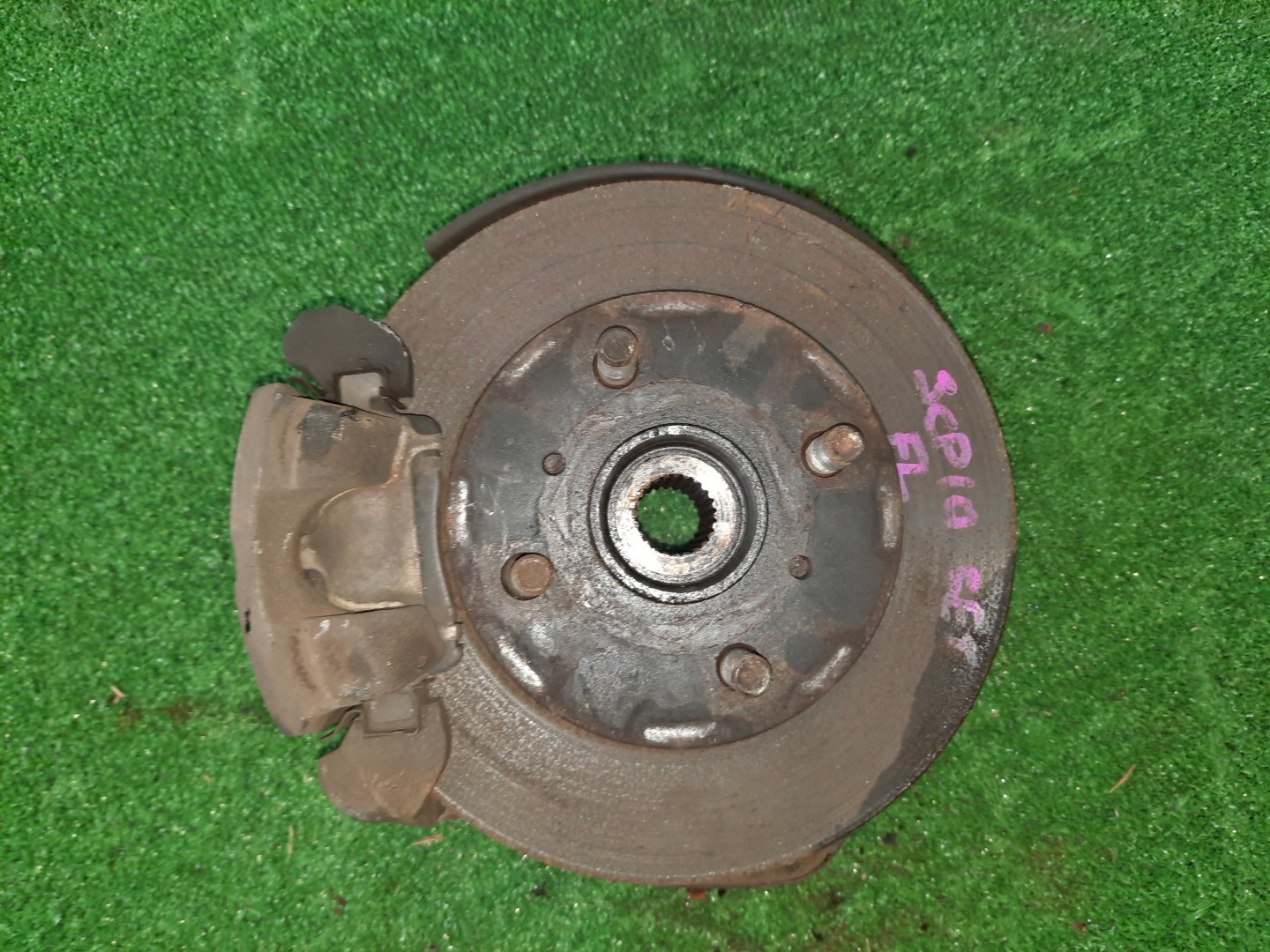 Ступица левая передняя  TOYOTA PLATZ, VITZ SCP11, SCP10 1SZ-FE 1 ракурс
