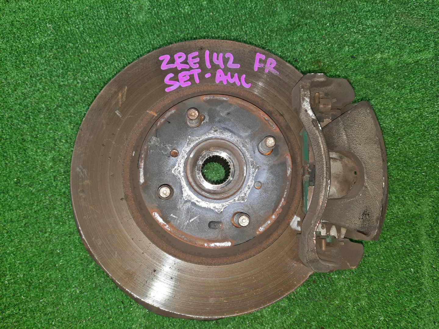 Ступица правая передняя TOYOTA AXIO, COROLLA FIELDER, COROLLA  AXIO, FIELDER NZE141, ZRE142, ZRE142G, NZE141G 1NZ-FE, 2ZR-FAE, 2ZR-FE 1 ракурс