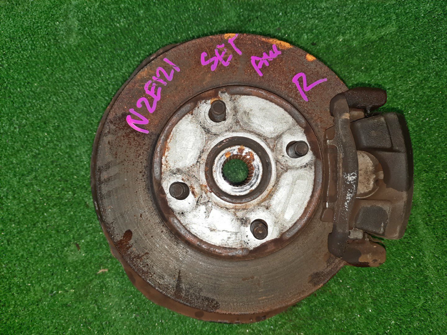 Ступица правая передняя TOYOTA COROLLA, COROLLA FIELDER, ALLEX, COROLLA RUNX NZE121, NZE121G 1NZ-FE 1 ракурс Ступица правая передняя TOYOTA COROLLA, COROLLA FIELDER, ALLEX, COROLLA RUNX NZE121, NZE121G 1NZ-FE 1 ракурс
