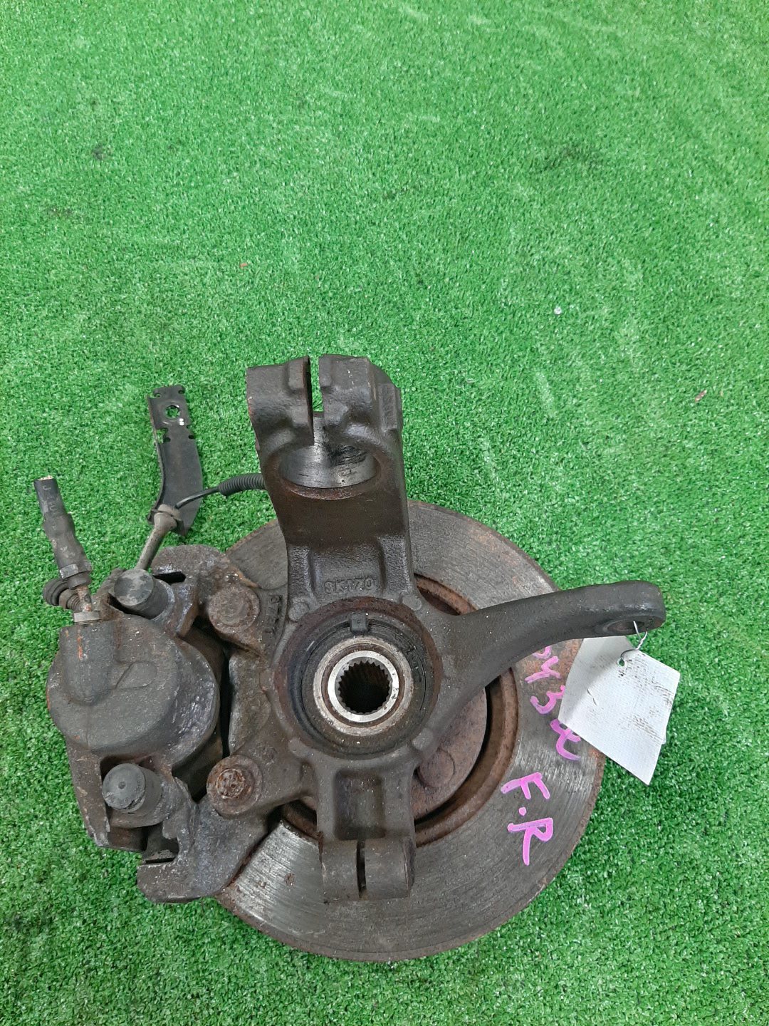 Ступица правая передняя для MAZDA DEMIO, VERISA DY3W, DY5W, DY3R, DY5R, DC5R, DC5W ZJ-VE, ZY-VE 3 ракурс Ступица правая передняя для MAZDA DEMIO, VERISA DY3W, DY5W, DY3R, DY5R, DC5R, DC5W ZJ-VE, ZY-VE 3 ракурс