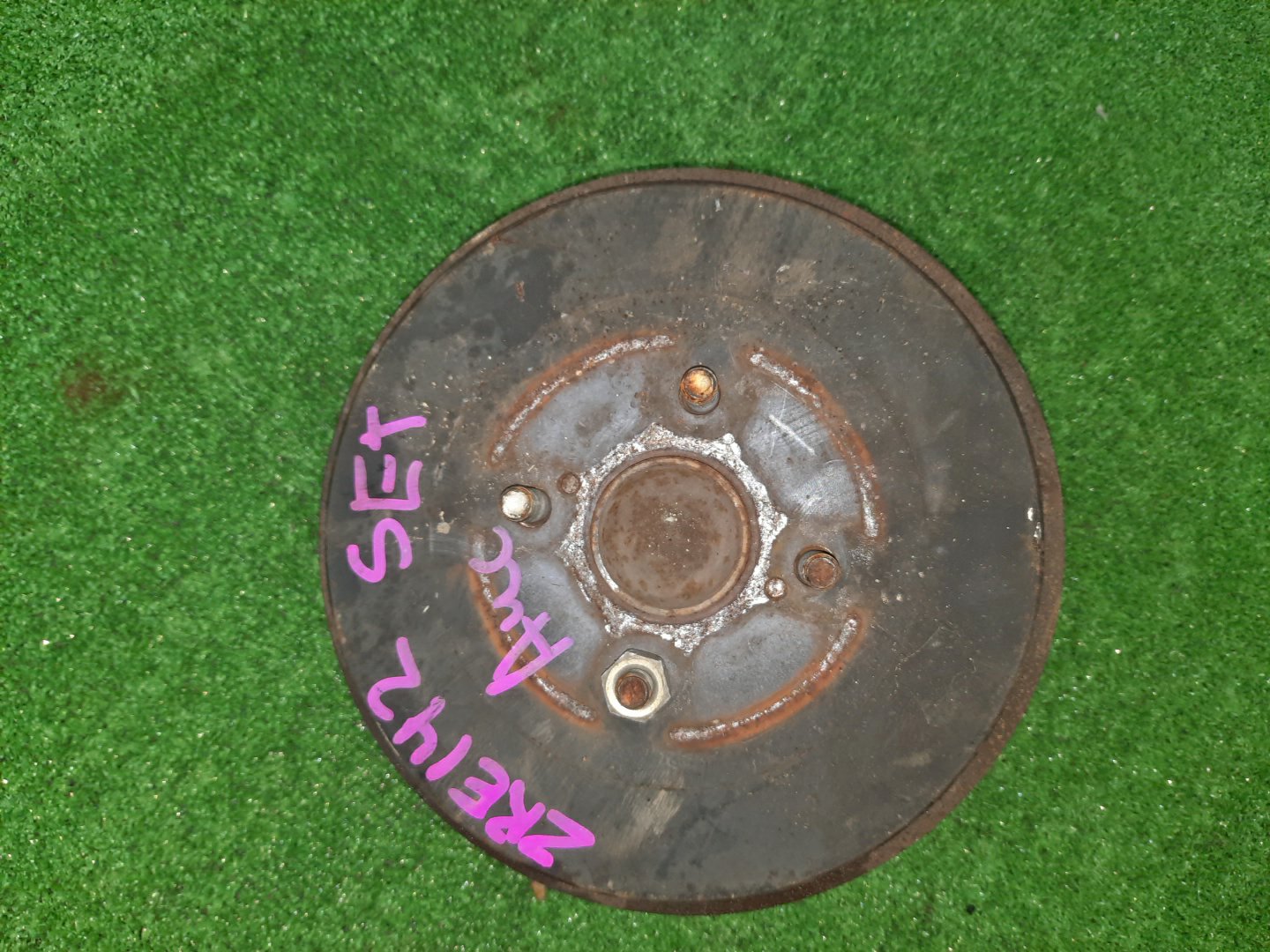 Ступица левая задняя TOYOTA AXIO, COROLLA FIELDER, COROLLA  AXIO, FIELDER NZE141, ZRE142, ZRE142G, NZE141G 1NZ-FE, 2ZR-FAE, 2ZR-FE 1 ракурс