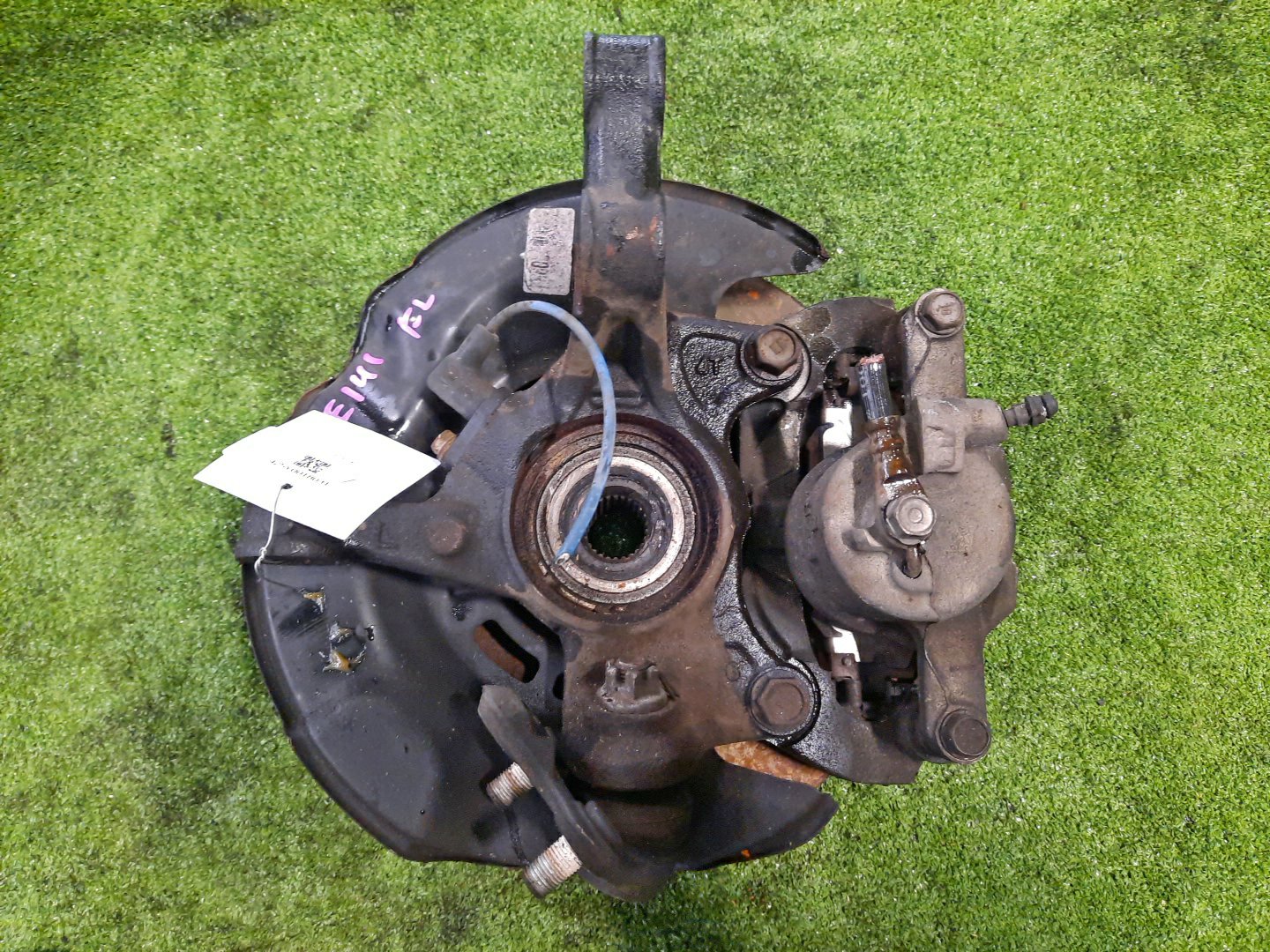 Ступица левая передняя TOYOTA AXIO, COROLLA FIELDER, COROLLA  AXIO, FIELDER NZE141, ZRE142, ZRE142G, NZE141G 1NZ-FE, 2ZR-FAE, 2ZR-FE 2 ракурс