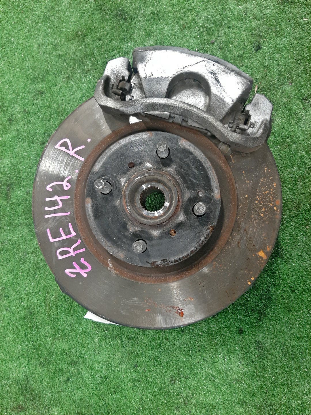 Ступица правая передняя TOYOTA AXIO, COROLLA FIELDER, COROLLA  AXIO, FIELDER NZE141, ZRE142, ZRE142G, NZE141G 1NZ-FE, 2ZR-FAE, 2ZR-FE 1 ракурс