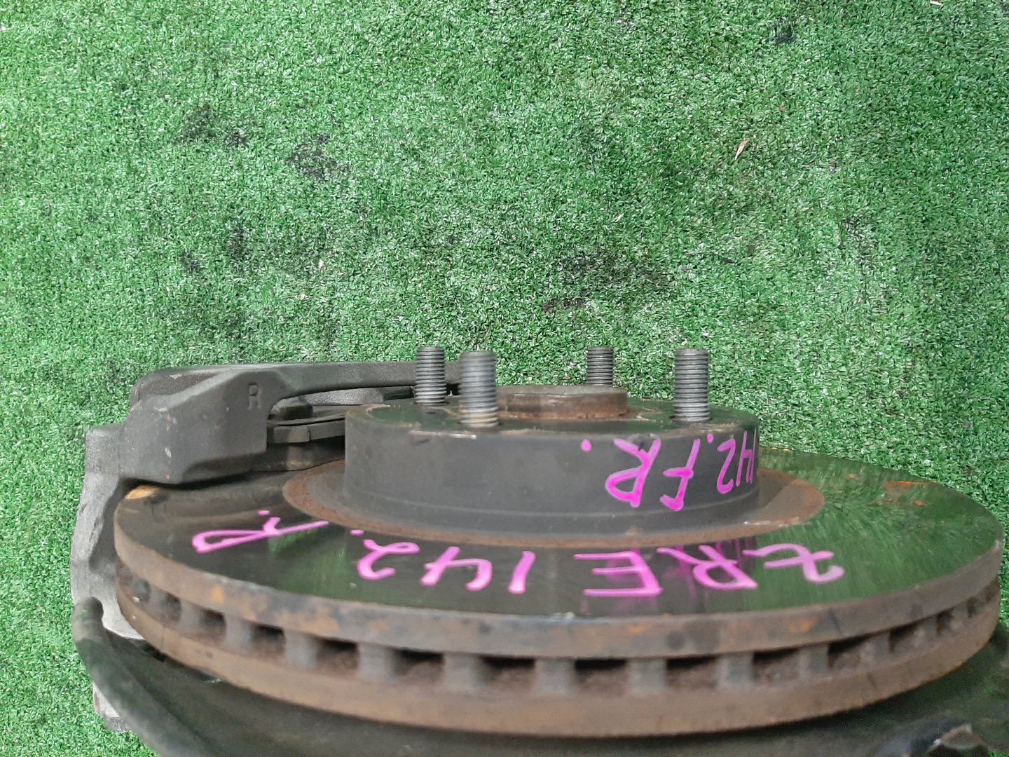 Ступица правая передняя TOYOTA AXIO, COROLLA FIELDER, COROLLA  AXIO, FIELDER NZE141, ZRE142, ZRE142G, NZE141G 1NZ-FE, 2ZR-FAE, 2ZR-FE 2 ракурс