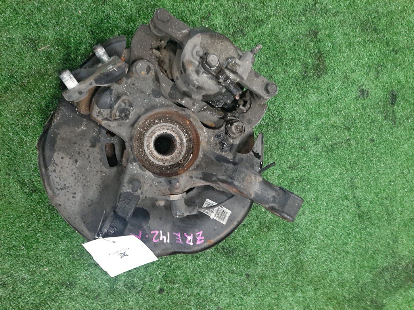 Ступица правая передняя TOYOTA AXIO, COROLLA FIELDER, COROLLA  AXIO, FIELDER NZE141, ZRE142, ZRE142G, NZE141G 1NZ-FE, 2ZR-FAE, 2ZR-FE 3 ракурс