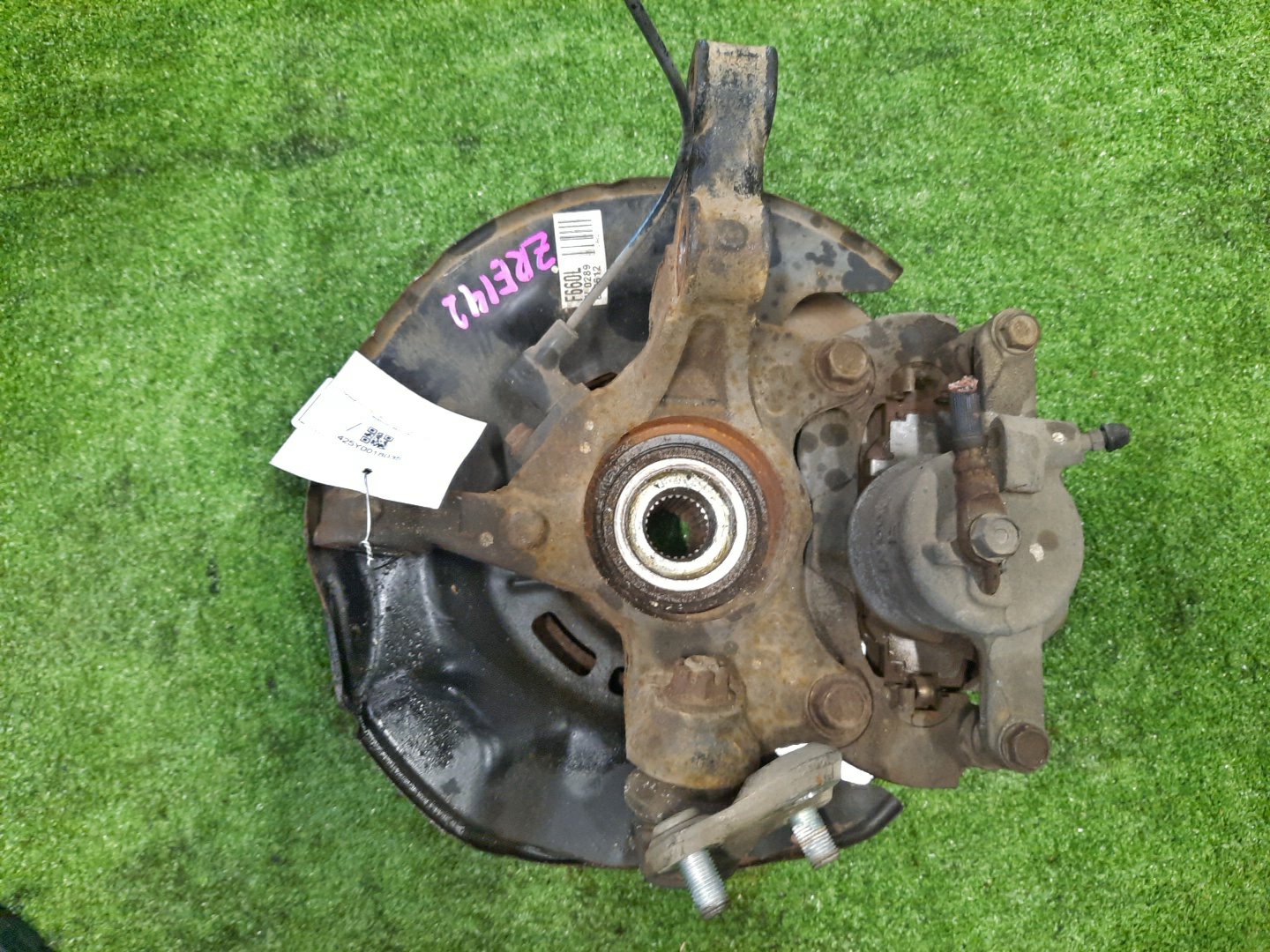 Ступица левая передняя TOYOTA AXIO, COROLLA FIELDER, COROLLA  AXIO, FIELDER NZE141, ZRE142, ZRE142G, NZE141G 1NZ-FE, 2ZR-FAE, 2ZR-FE 2 ракурс