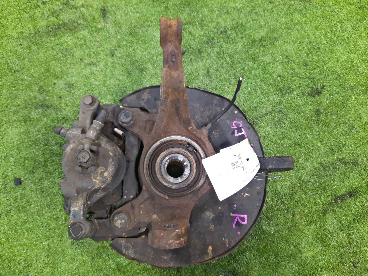 Ступица правая передняя HONDA AIRWAVE GJ1 L15A 2 ракурс