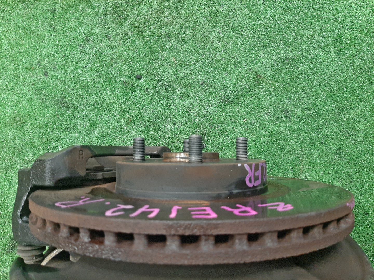 Ступица правая передняя TOYOTA AXIO, COROLLA FIELDER, COROLLA  AXIO, FIELDER NZE141, ZRE142, ZRE142G, NZE141G 1NZ-FE, 2ZR-FAE, 2ZR-FE 2 ракурс
