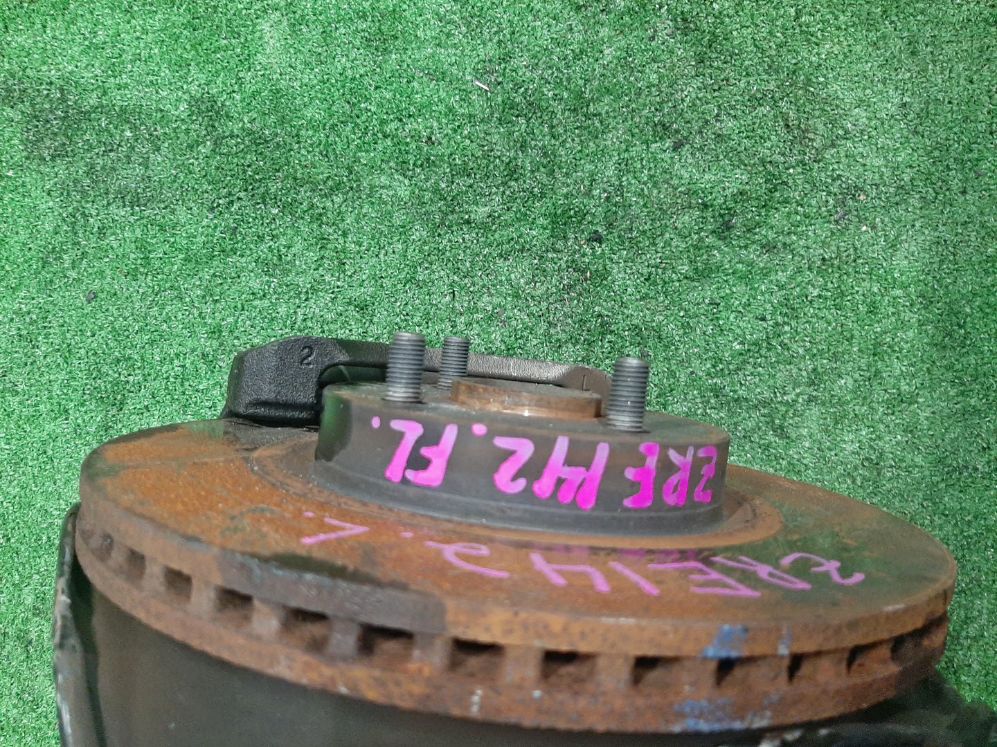 Ступица левая передняя TOYOTA AXIO, COROLLA FIELDER, COROLLA  AXIO, FIELDER NZE141, ZRE142, ZRE142G, NZE141G 1NZ-FE, 2ZR-FAE, 2ZR-FE 2 ракурс