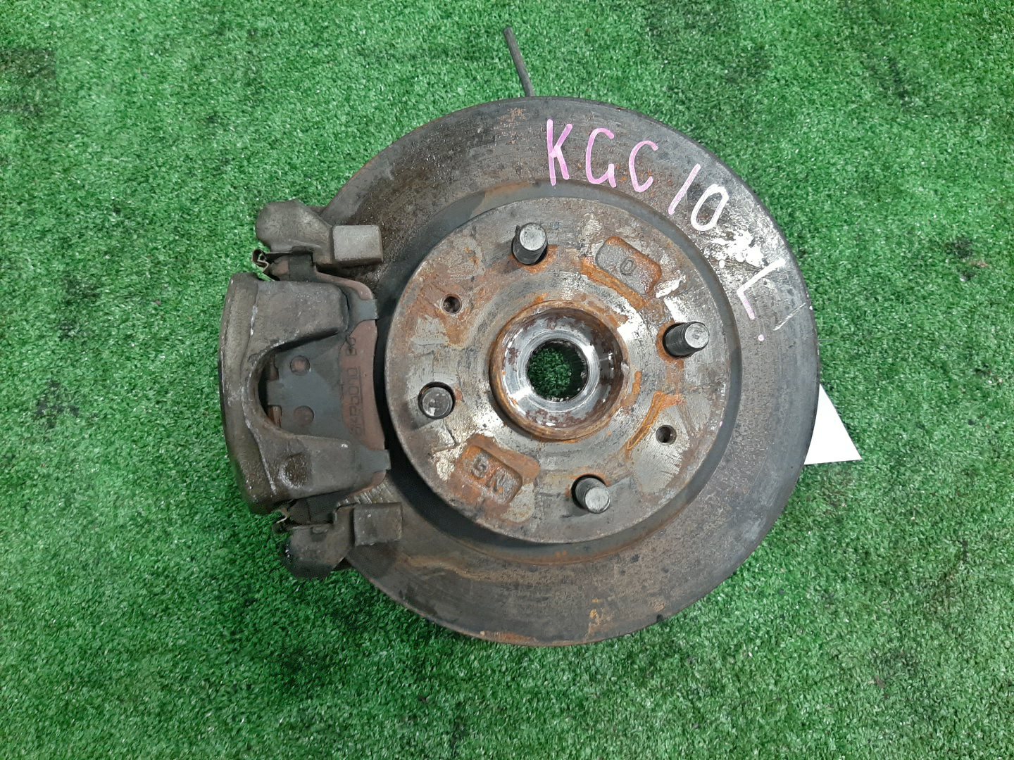Ступица левая передняя  TOYOTA PASSO, BOON KGC15, KGC10, QNC10, M301S, M310S, M300S 1KR-FE, K3-VE 1 ракурс