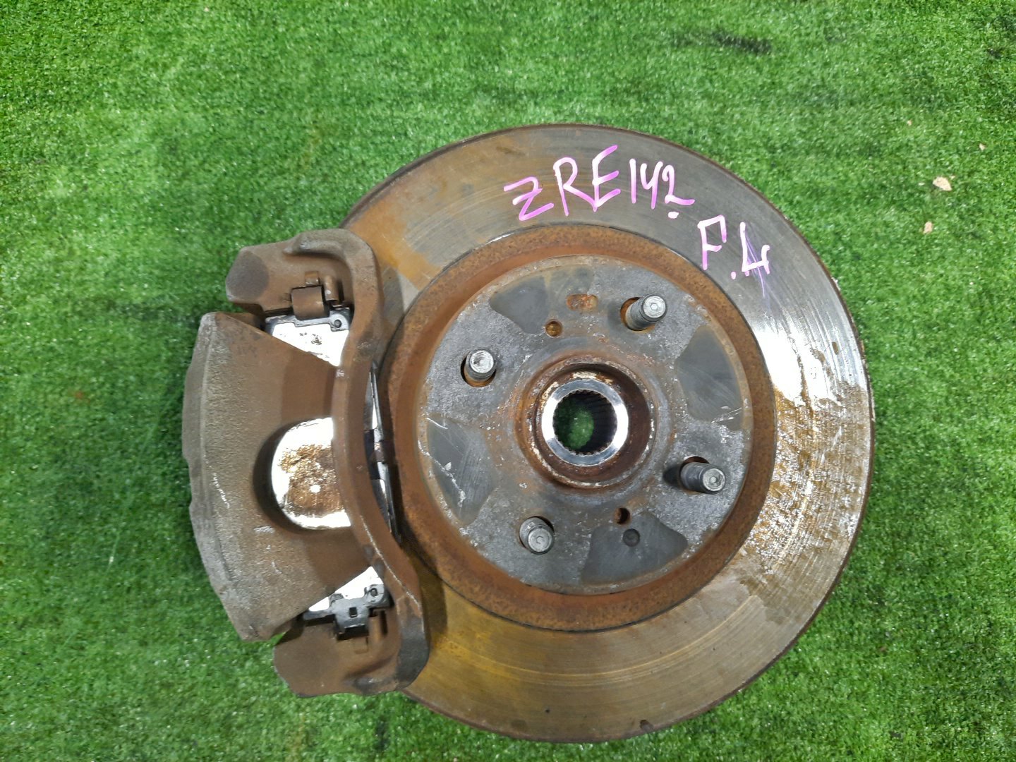 Ступица левая передняя TOYOTA AXIO, COROLLA FIELDER, COROLLA  AXIO, FIELDER NZE141, ZRE142, ZRE142G, NZE141G 1NZ-FE, 2ZR-FAE, 2ZR-FE 1 ракурс