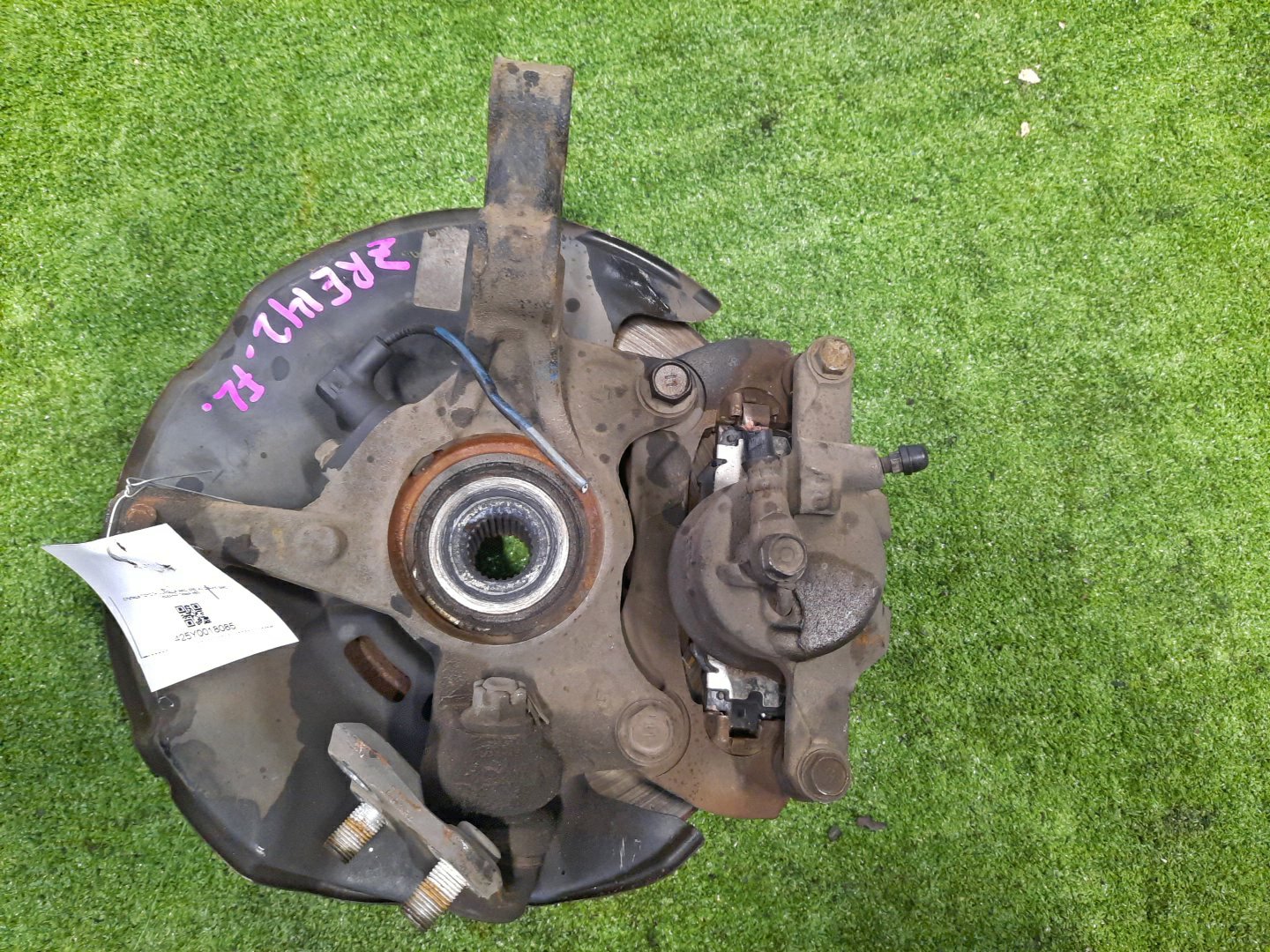 Ступица левая передняя TOYOTA AXIO, COROLLA FIELDER, COROLLA  AXIO, FIELDER NZE141, ZRE142, ZRE142G, NZE141G 1NZ-FE, 2ZR-FAE, 2ZR-FE 2 ракурс