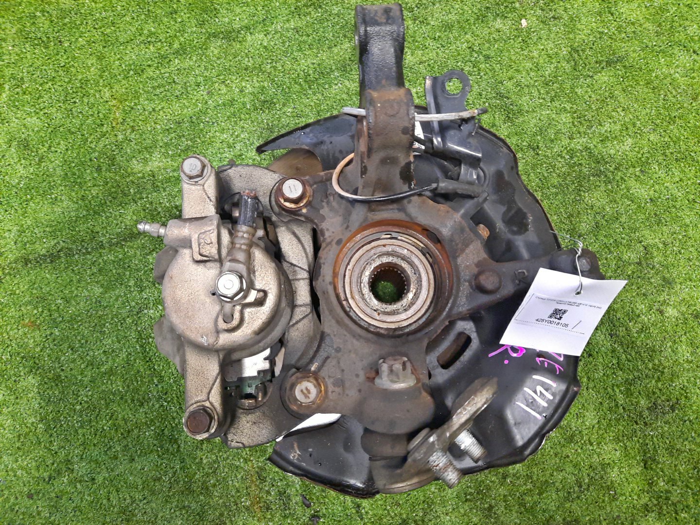 Ступица правая передняя TOYOTA AXIO, COROLLA FIELDER, COROLLA  AXIO, FIELDER NZE141, ZRE142, ZRE142G, NZE141G 1NZ-FE, 2ZR-FAE, 2ZR-FE 2 ракурс