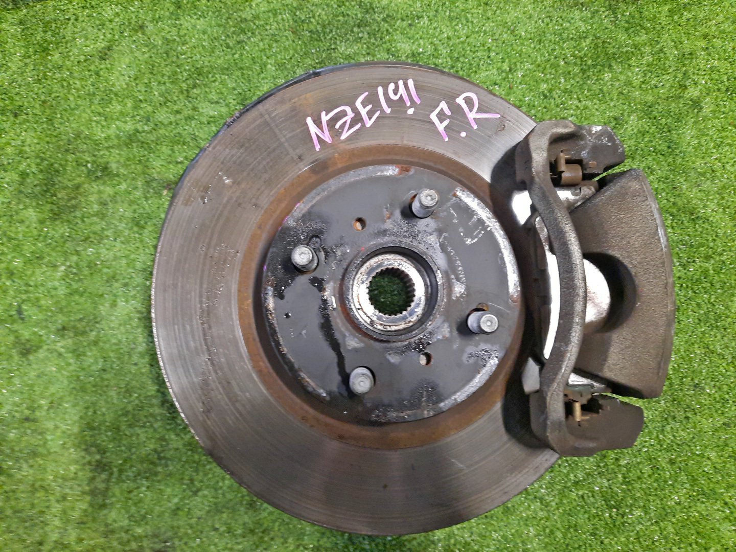 Ступица правая передняя TOYOTA AXIO, COROLLA FIELDER, COROLLA  AXIO, FIELDER NZE141, ZRE142, ZRE142G, NZE141G 1NZ-FE, 2ZR-FAE, 2ZR-FE 1 ракурс