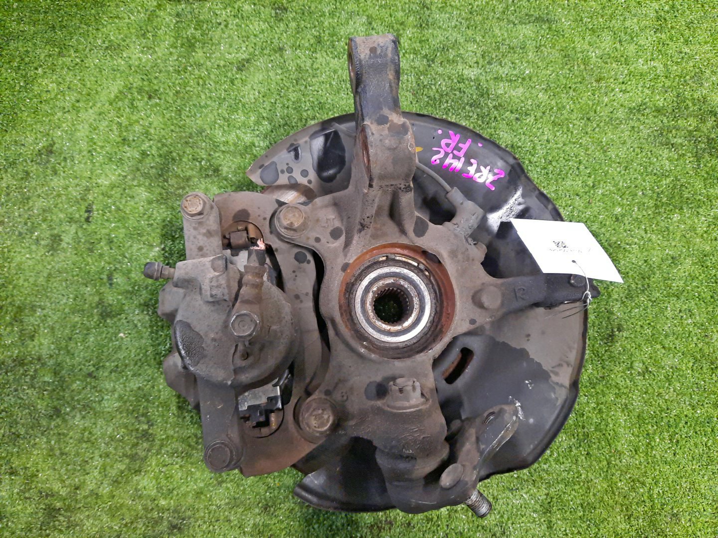 Ступица правая передняя TOYOTA AXIO, COROLLA FIELDER, COROLLA  AXIO, FIELDER NZE141, ZRE142, ZRE142G, NZE141G 1NZ-FE, 2ZR-FAE, 2ZR-FE 2 ракурс