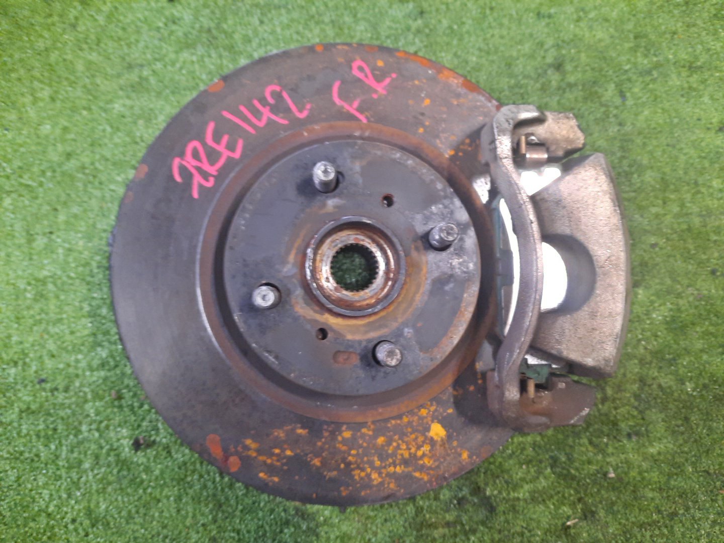 Ступица правая передняя TOYOTA AXIO, COROLLA FIELDER, COROLLA  AXIO, FIELDER NZE141, ZRE142, ZRE142G, NZE141G 1NZ-FE, 2ZR-FAE, 2ZR-FE 1 ракурс