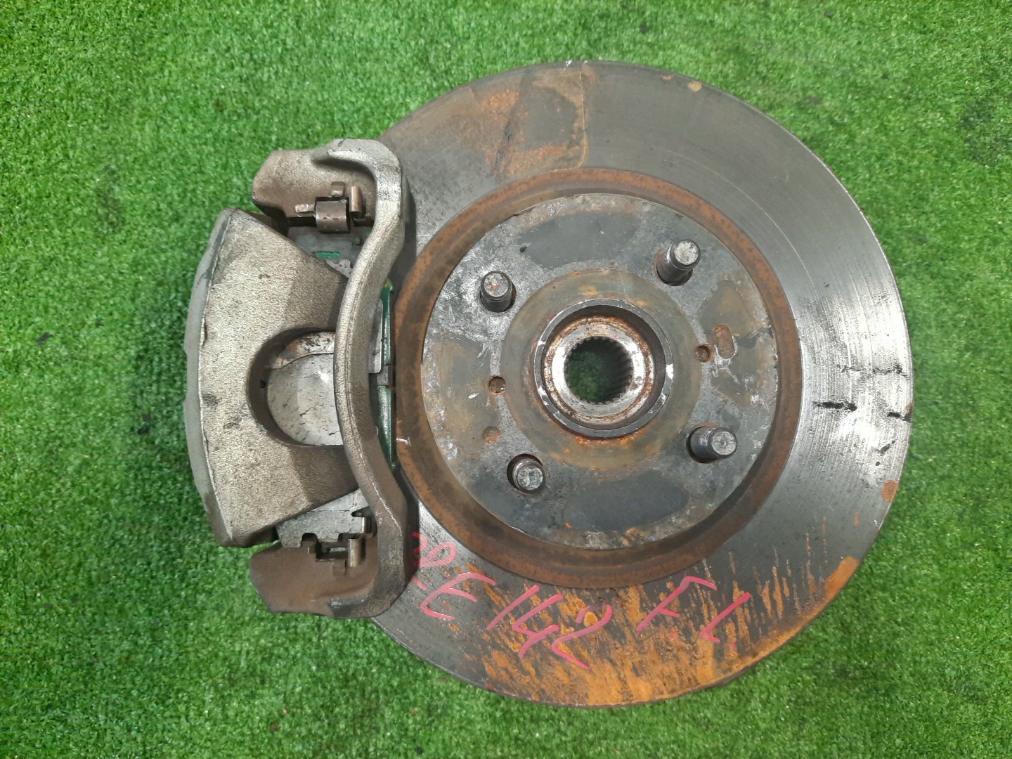 Ступица левая передняя TOYOTA AXIO, COROLLA FIELDER, COROLLA  AXIO, FIELDER NZE141, ZRE142, ZRE142G, NZE141G 1NZ-FE, 2ZR-FAE, 2ZR-FE 1 ракурс