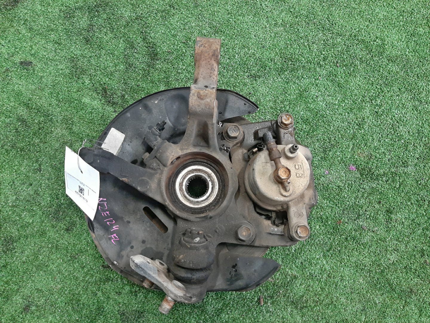 Ступица левая передняя TOYOTA COROLLA, COROLLA SPACIO, COROLLA FIELDER, ALLEX, COROLLA RUNX ZZE124, NZE124, ZZE124N, ZZE124G, NZE124G 1ZZ-FE, 1NZ-FE 3 ракурс
