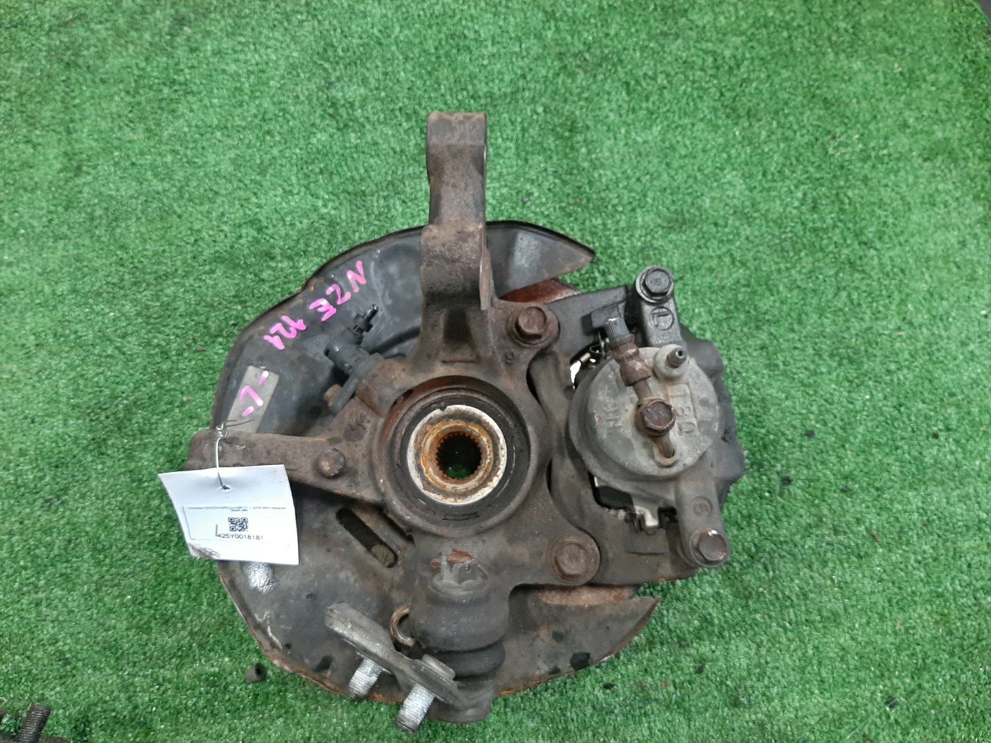 Ступица левая передняя TOYOTA COROLLA, COROLLA FIELDER, ALLEX, COROLLA RUNX NZE121 1NZ-FE 3 ракурс