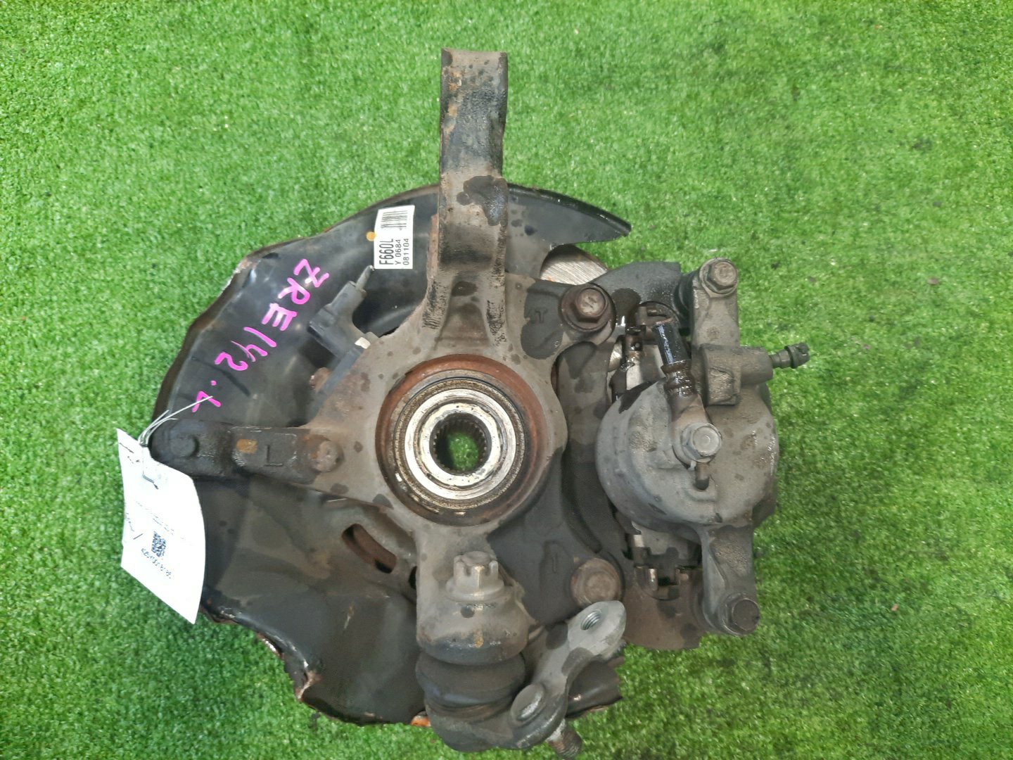 Ступица левая передняя TOYOTA AXIO, COROLLA FIELDER, COROLLA  AXIO, FIELDER NZE141, ZRE142, ZRE142G, NZE141G 1NZ-FE, 2ZR-FAE, 2ZR-FE 2 ракурс