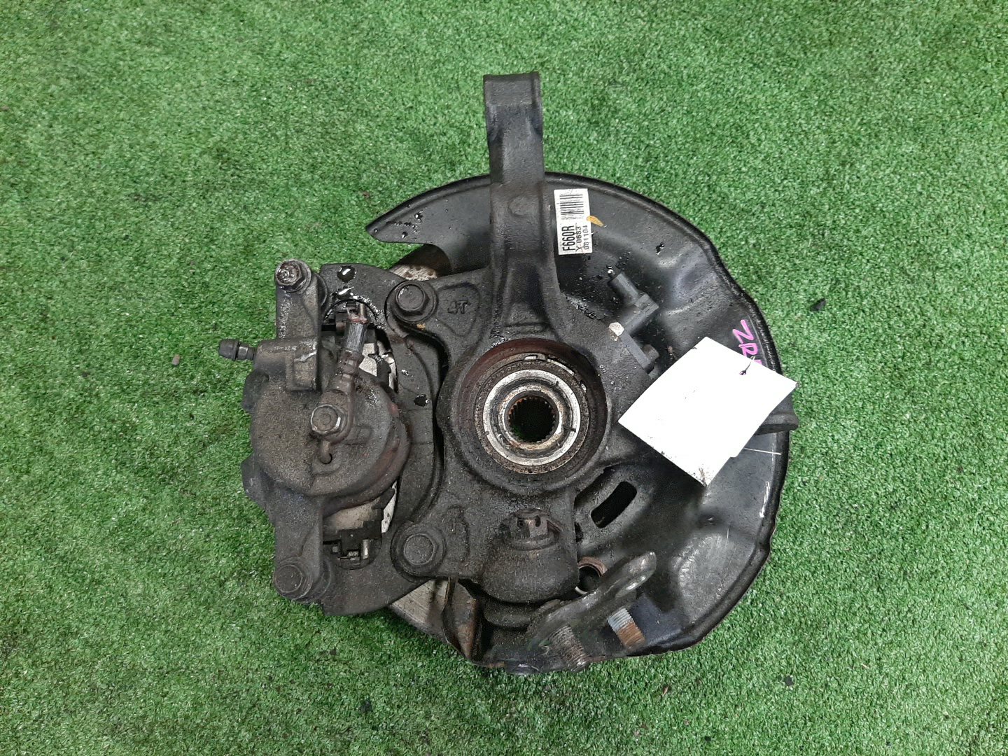 Ступица правая передняя TOYOTA AXIO, COROLLA FIELDER, COROLLA  AXIO, FIELDER NZE141, ZRE142, ZRE142G, NZE141G 1NZ-FE, 2ZR-FAE, 2ZR-FE 3 ракурс