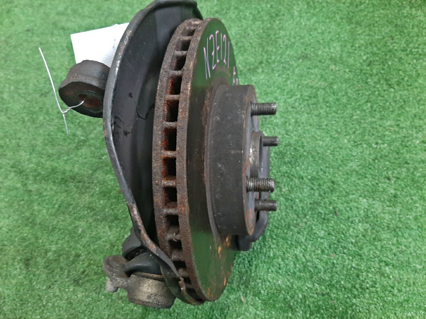 Ступица правая передняя TOYOTA COROLLA, COROLLA FIELDER, ALLEX, COROLLA RUNX NZE121, NZE121G 1NZ-FE 2 ракурс Ступица правая передняя TOYOTA COROLLA, COROLLA FIELDER, ALLEX, COROLLA RUNX NZE121, NZE121G 1NZ-FE 2 ракурс