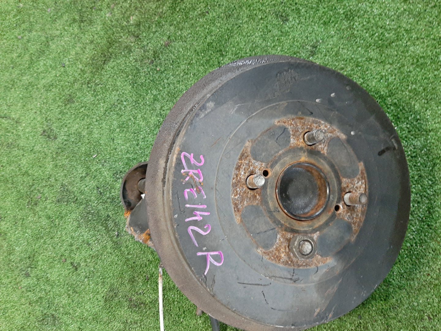 Ступица правая задняя TOYOTA AXIO, COROLLA FIELDER, COROLLA  AXIO, FIELDER NZE141, ZRE142, ZRE142G, NZE141G 1NZ-FE, 2ZR-FAE, 2ZR-FE 1 ракурс