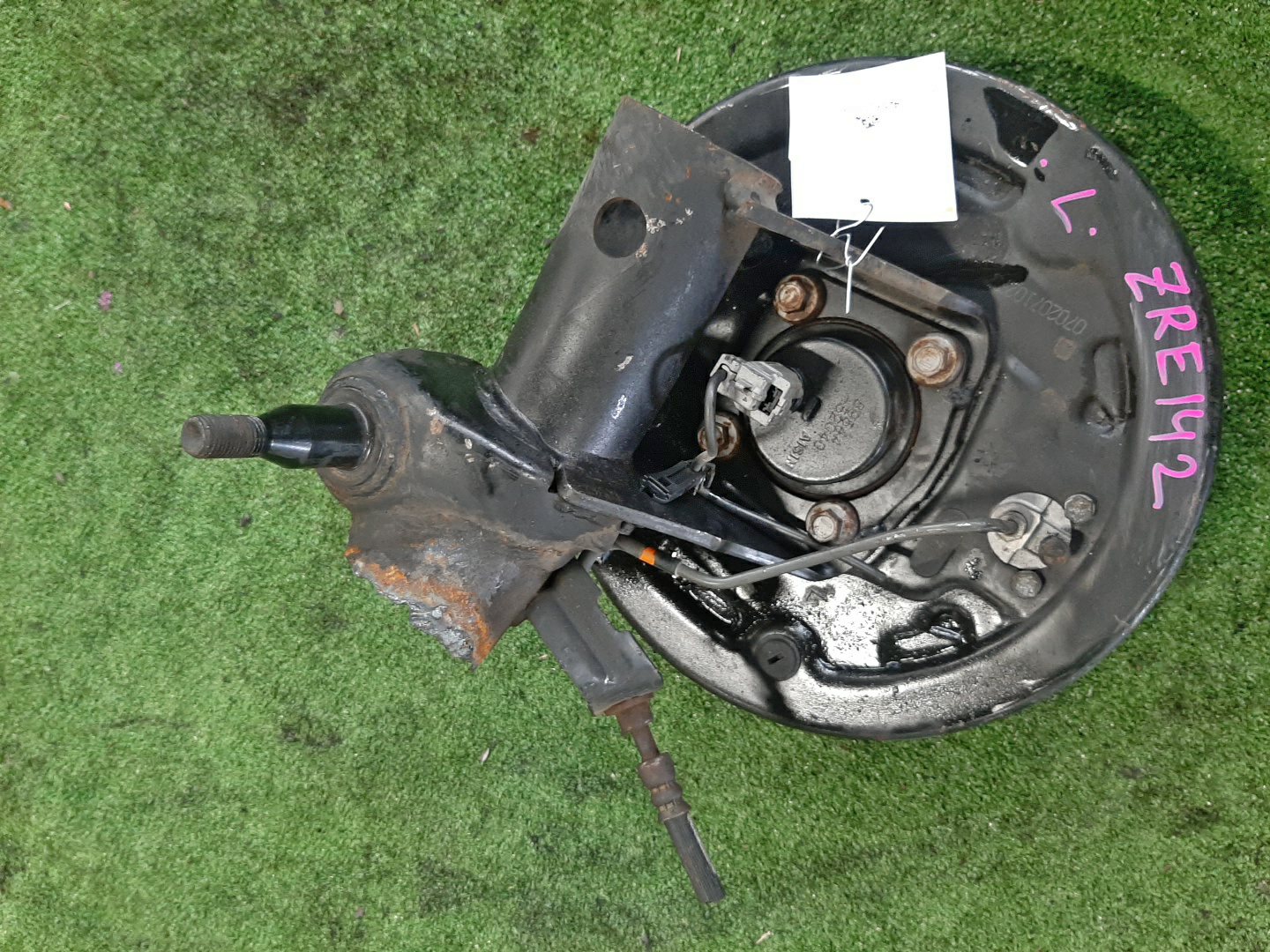 Ступица левая задняя TOYOTA AXIO, COROLLA FIELDER, COROLLA  AXIO, FIELDER NZE141, ZRE142, ZRE142G, NZE141G 1NZ-FE, 2ZR-FAE, 2ZR-FE 2 ракурс