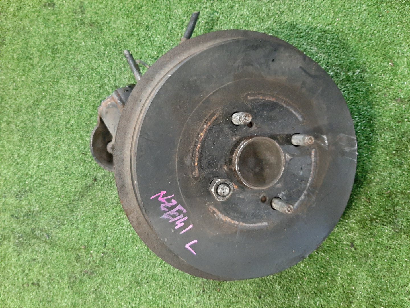 Ступица левая задняя TOYOTA AXIO, COROLLA FIELDER, COROLLA  AXIO, FIELDER NZE141, ZRE142, ZRE142G, NZE141G 1NZ-FE, 2ZR-FAE, 2ZR-FE 1 ракурс
